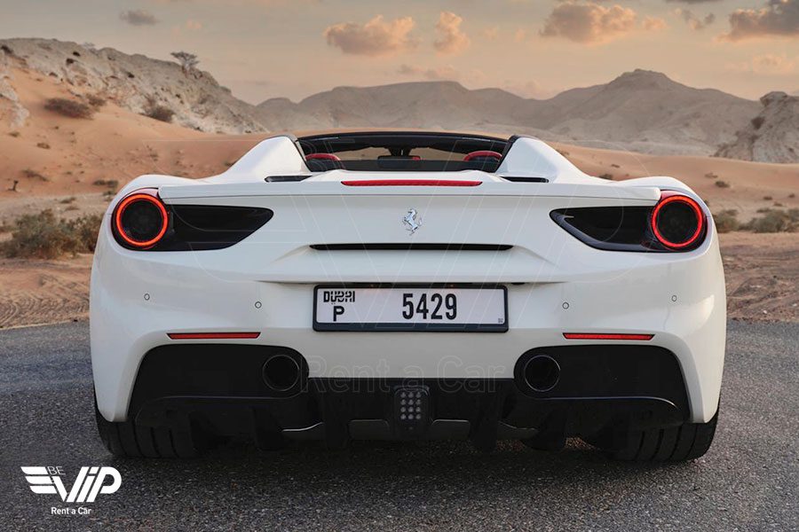 فيرارى 488 سبايدر أبيض