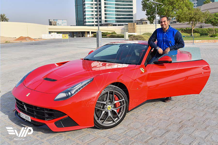 F12 فيرارى