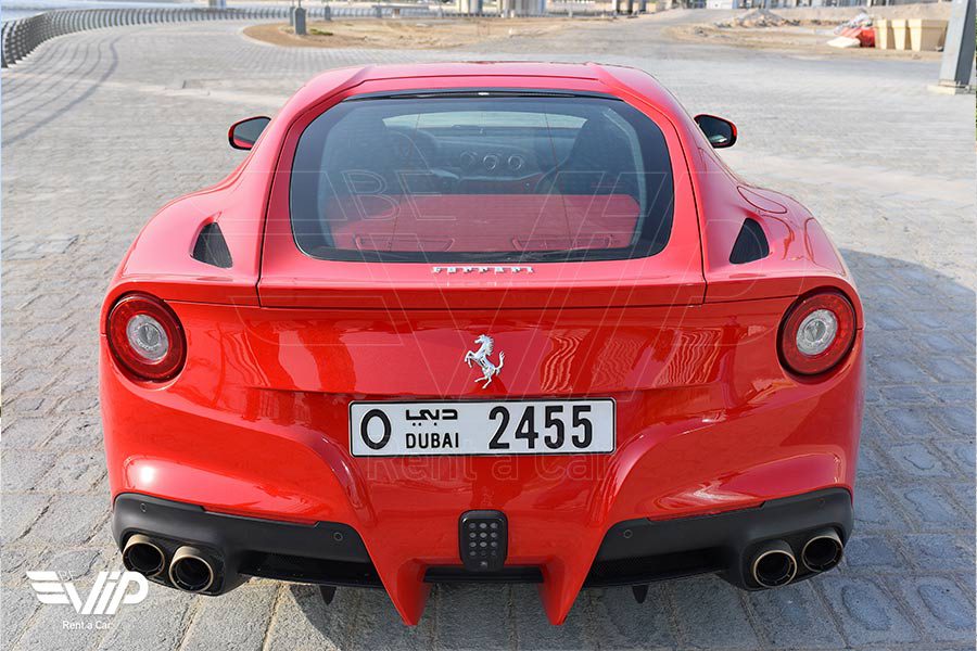 F12 فيرارى