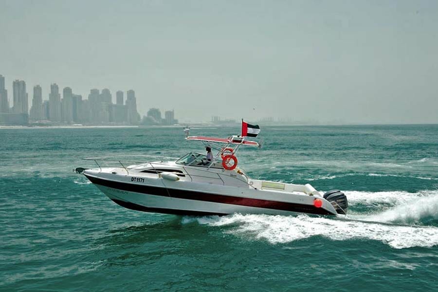 Yacht for rent in Dubai