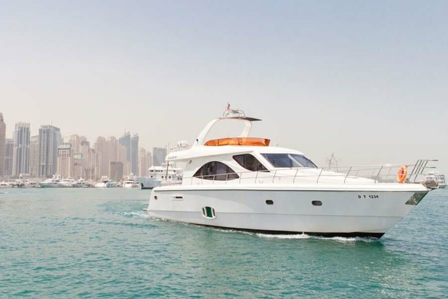 Yacht for rent in Dubai
