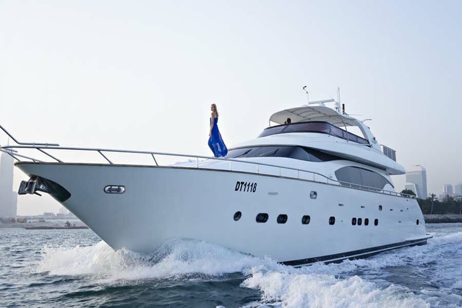 Yacht for rent in Dubai