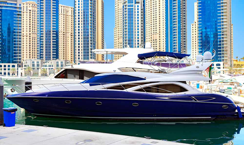 Yacht for rent in Dubai