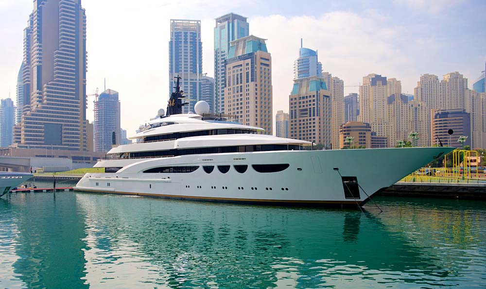 Yacht for rent in Dubai