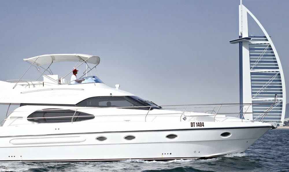 Yacht for rent in Dubai