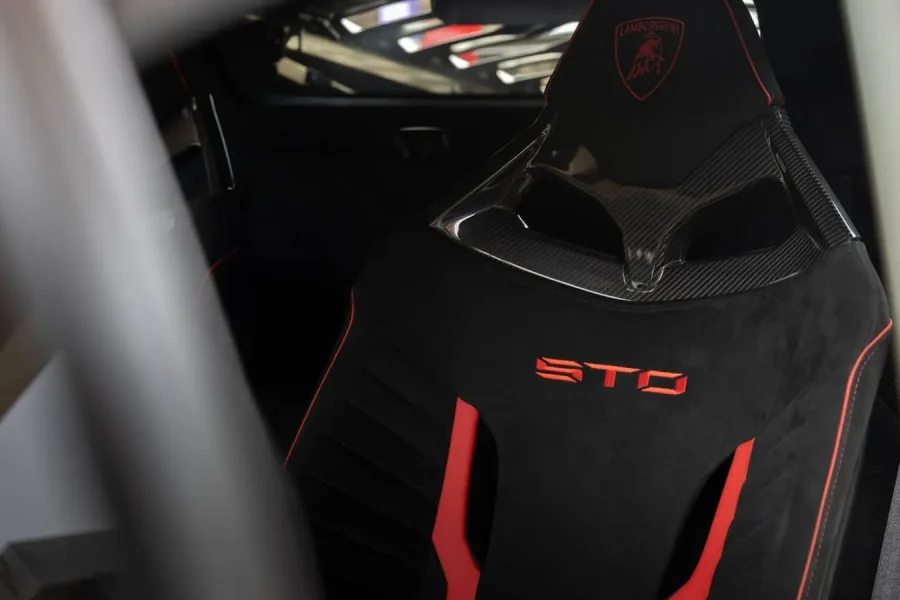 Lamborghini Huracan STO 2025